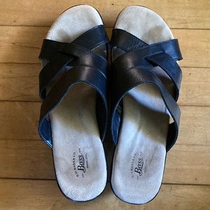 Bass sandals size 9 1/2